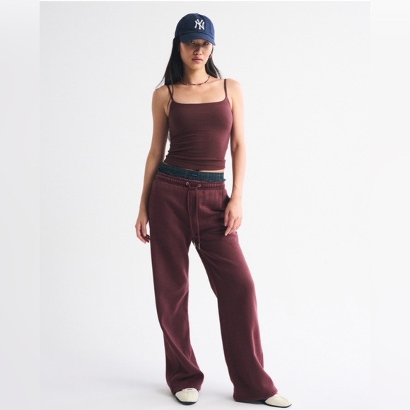 Abercrombie & Fitch Bra Free 90s Cami Red Wine NWT - Picture 3 of 12